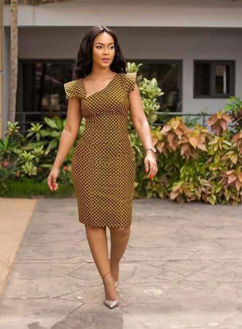 20 Photos: Ankara Short Gown Styles Pictures For a Gorgeous Look