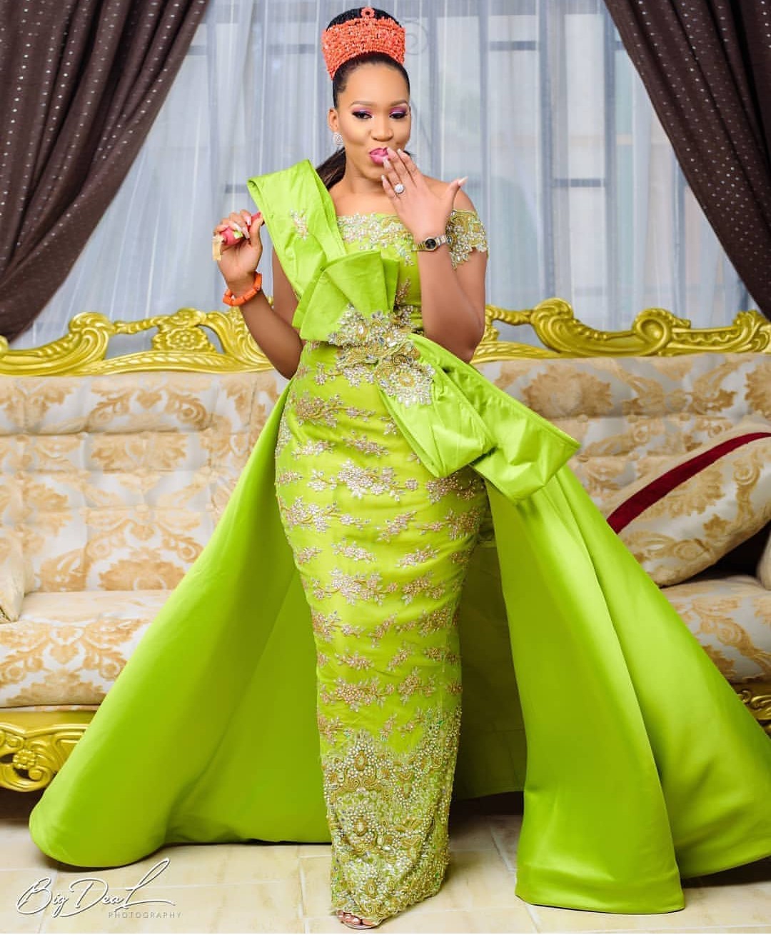 Hot Gowns For Traditional Wedding